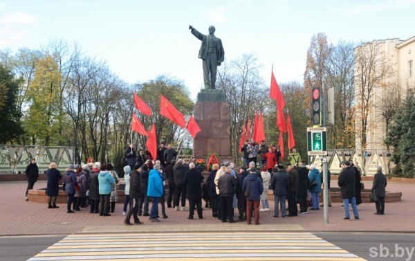 День Октябрьской революции отметили в Бресте