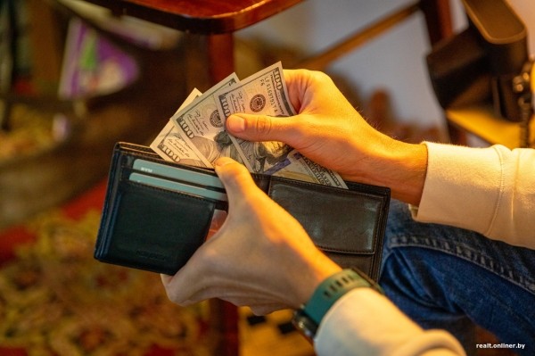 «Через полчаса выселение, а агент молчит». Белорус хотел снять жилье в Минске, но у риелтора были другие планы