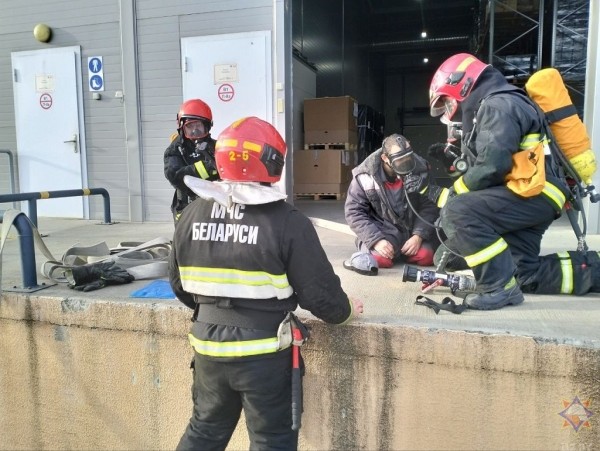 Учения МЧС прошли на аккумуляторном заводе под Брестом