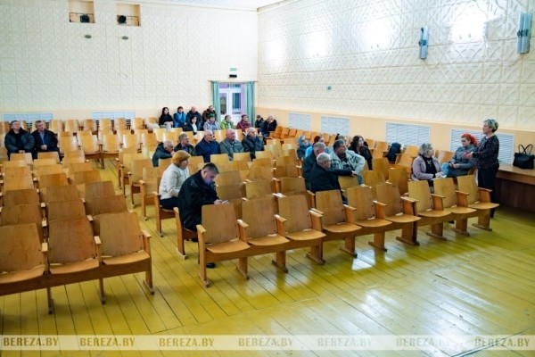 Заложники ситуации: 47 собак стали причиной конфликта между жителями Кабаков (Березовский район) Заложники ситуации: 47 собак стали причиной конфликта между жителями Кабаков (Березовский район)