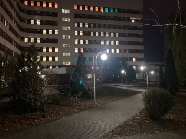 В Брестской городской больнице №1 завершаются работы по ремонту фасада главного корпуса