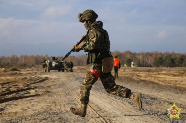 На Брестском полигоне с подразделениями 38-й отдельной гвардейской десантно-штурмовой бригады прошло батальонное тактическое учение с боевой стрельбой На Брестском полигоне с подразделениями 38-й отдельной гвардейской десантно-штурмовой бригады прошло батальонное тактическое учение с боевой стрельбой