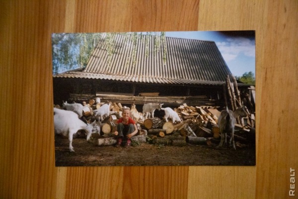 Девушка уехала из столицы в деревню в Березовском районе и нашла себе там дело — ремонтирует дом прадеда. И вот что у нее получилось