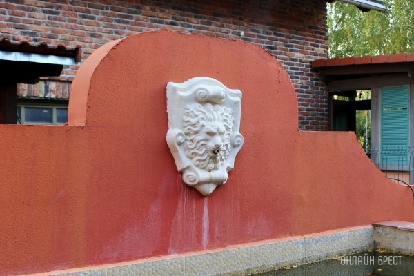 Запланируйте семейный отдых на антуражной вилле с бассейном и рестораном недалеко от Бреста. Аренда номеров, празднование торжеств в Villa Boutique Hotel