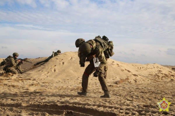 На Брестском полигоне с подразделениями 38-й отдельной гвардейской десантно-штурмовой бригады прошло батальонное тактическое учение с боевой стрельбой На Брестском полигоне с подразделениями 38-й отдельной гвардейской десантно-штурмовой бригады прошло батальонное тактическое учение с боевой стрельбой