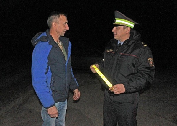 В ГАИ проверили, сколько водителей остановятся рядом с лежащим на обочине человеком. Результат вас удивит В ГАИ проверили, сколько водителей остановятся рядом с лежащим на обочине человеком. Результат вас удивит