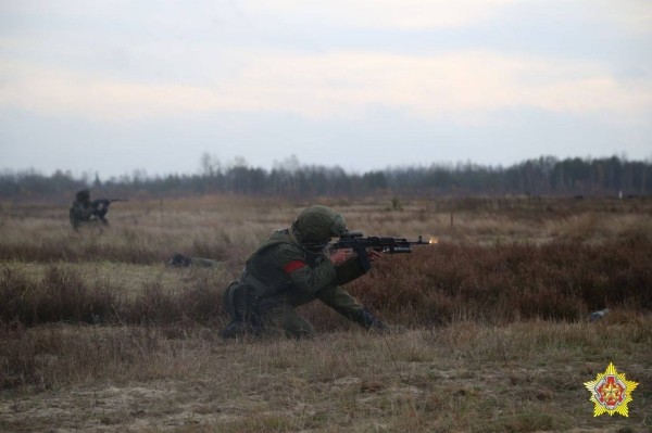 На Брестском полигоне с подразделениями 38-й отдельной гвардейской десантно-штурмовой бригады прошло батальонное тактическое учение с боевой стрельбой На Брестском полигоне с подразделениями 38-й отдельной гвардейской десантно-штурмовой бригады прошло батальонное тактическое учение с боевой стрельбой
