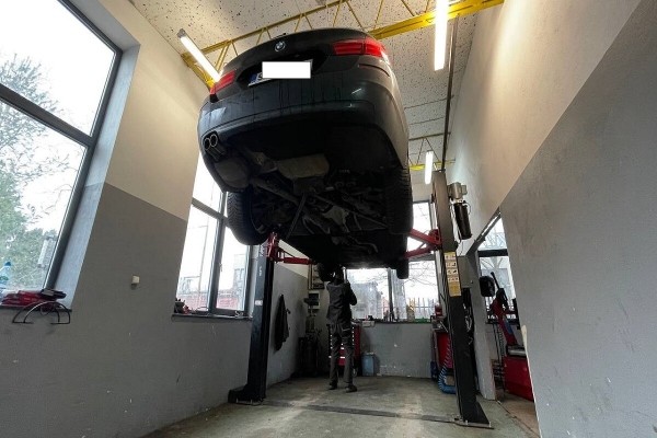 Белорус открыл в Варшаве сразу 2 автосервиса. Как у него теперь дела? Белорус открыл в Варшаве сразу 2 автосервиса. Как у него теперь дела?