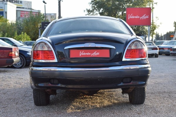 В Венгрии продают очень редкую «Волгу» из 2000-х. Сколько просят? В Венгрии продают очень редкую «Волгу» из 2000-х. Сколько просят?