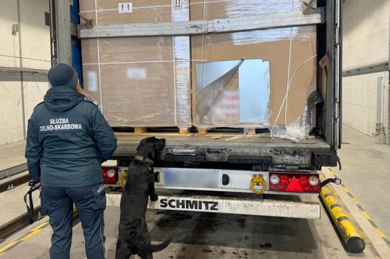 В Польше задержали белорусских дальнобойщиков с контрабандой на $2 миллиона