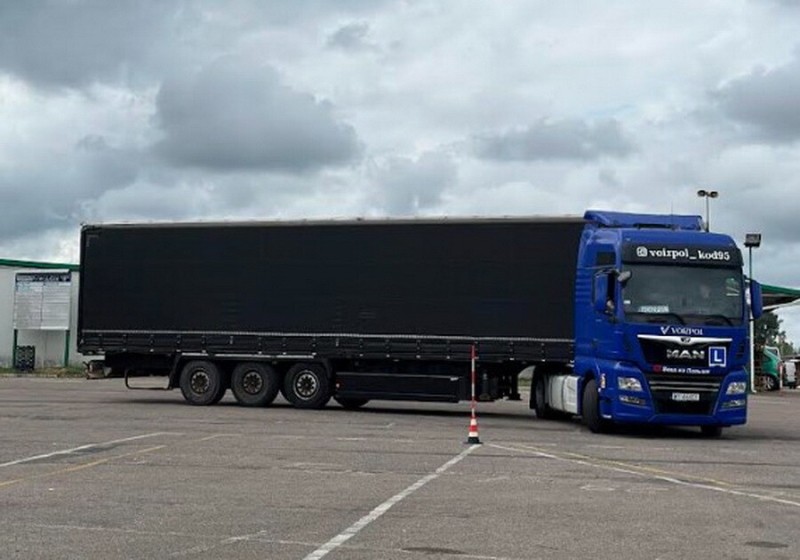 Пинчанин открыл школу для дальнобойщиков в Польше. Выгодно?