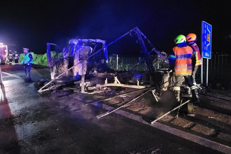 В Австрии сгорел фургон, на котором ехал белорус В Австрии сгорел фургон, на котором ехал белорус