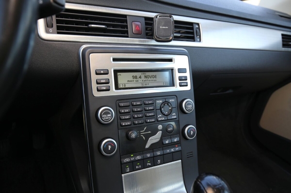 Белорус купил 13-летний Volvo из Европы: «Машина привезена перегонщиком, а растаможена через льготников» Белорус купил 13-летний Volvo из Европы: «Машина привезена перегонщиком, а растаможена через льготников»