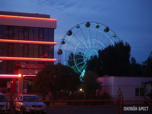 Городские парки и аттракционы ждут брестчан к Первомаю Городские парки и аттракционы ждут брестчан к Первомаю