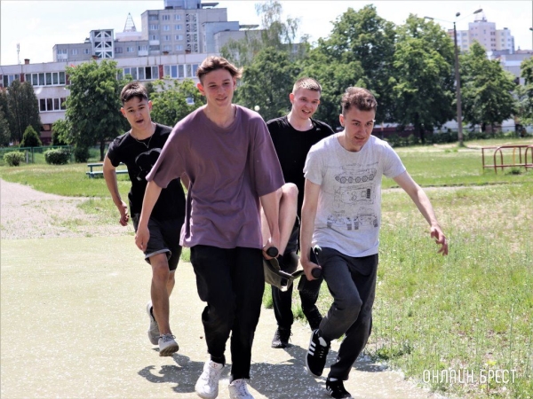 
                Читатель: Брестские кадеты на военно-полевых сборах
            