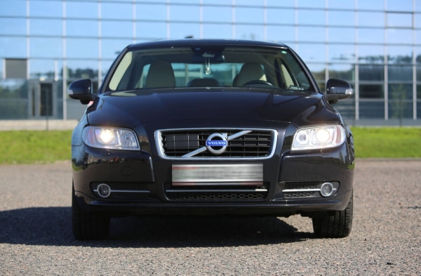 Белорус купил 13-летний Volvo из Европы: «Машина привезена перегонщиком, а растаможена через льготников» Белорус купил 13-летний Volvo из Европы: «Машина привезена перегонщиком, а растаможена через льготников»