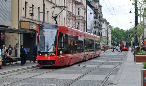 В Польше мужчина угнал трамвай и катал пассажиров В Польше мужчина угнал трамвай и катал пассажиров