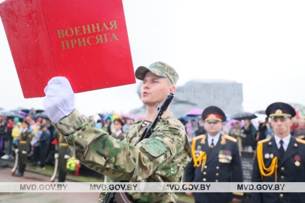 Торжественная присяга прошла в Брестской крепости. Видео и фото Торжественная присяга прошла в Брестской крепости. Видео и фото
